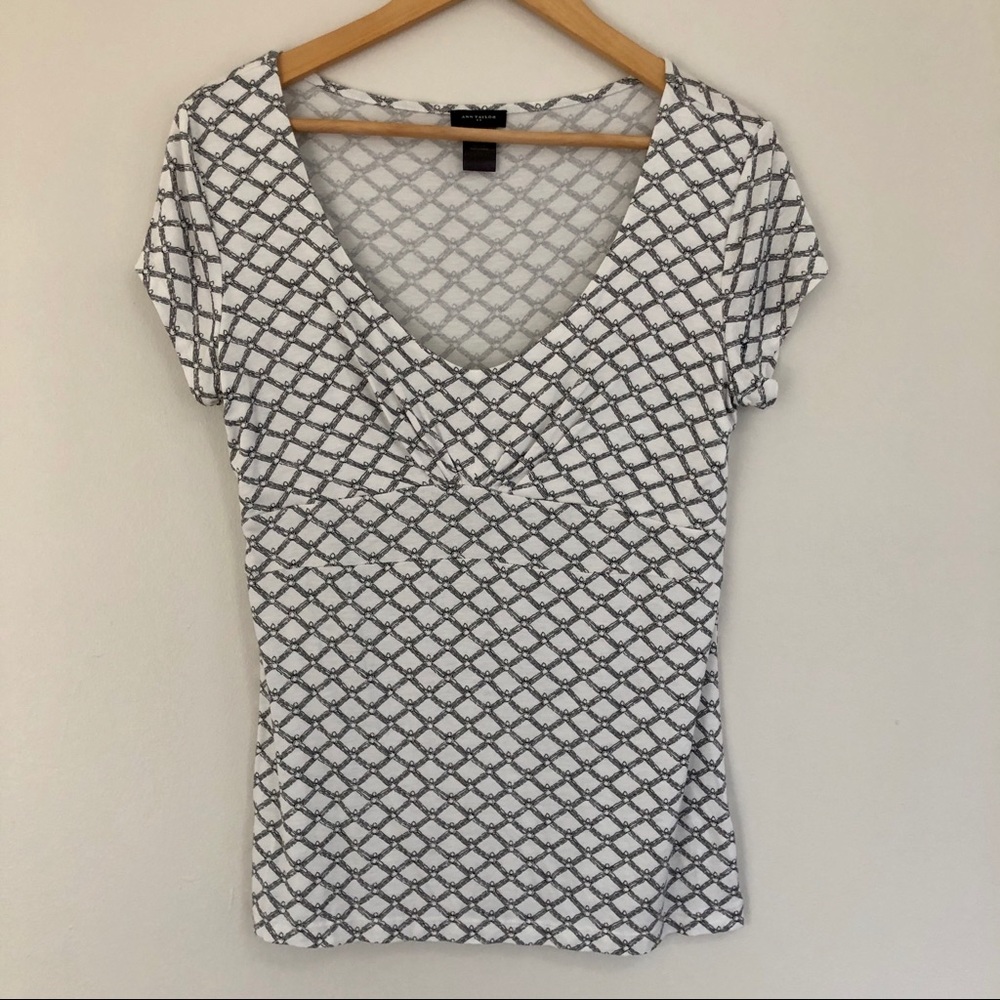 Closet closing, make offer! Ann Taylor Factory White & Black Short Sleeved Top